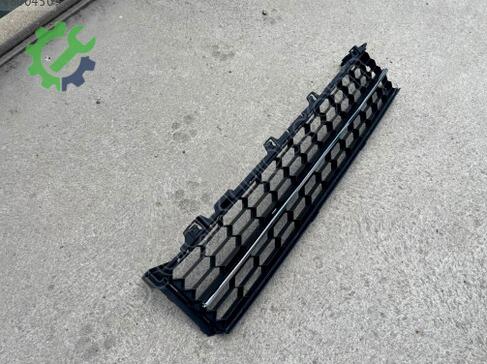 Skoda Superb Tampon Izgarası 3V0853677 çıkma parça