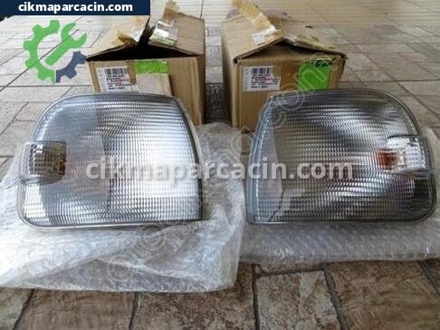 Volkswagen Caravelle Sinyal çıkma parça