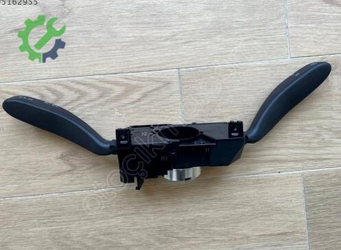Volkswagen Transporter Silecek Kolu 7H0953513 çıkma parça