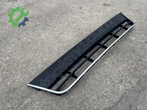 Volkswagen Tiguan Tampon Izgarası 5N0853671B çıkma parça