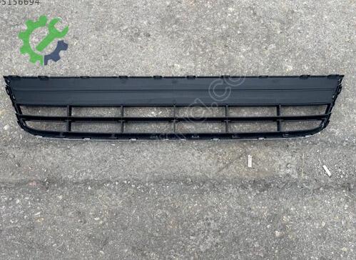 Volkswagen Tiguan Tampon Izgarası 5N0853671B çıkma parça