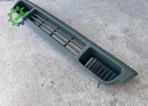 Volkswagen Transporter Tampon Izgarası 7H08077197G9 çıkma parça