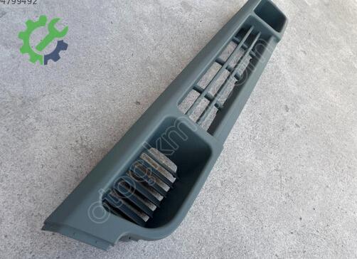 Volkswagen Transporter Tampon Izgarası 7H08077197G9 çıkma parça