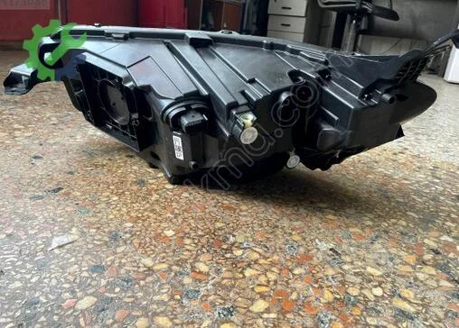 Volkswagen Transporter Sağ Ön Far 7TG941036T çıkma parça
