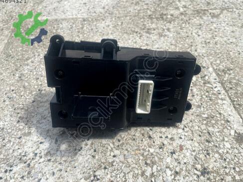 Hyundai Tucson El Freni Butonu 93300D30304X çıkma parça
