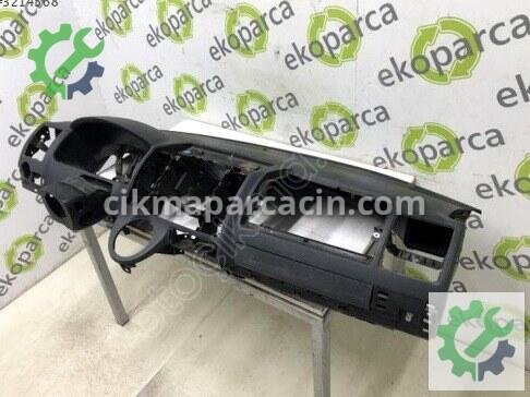 Volkswagen Caravelle Torpido 7E1857003BE çıkma parça