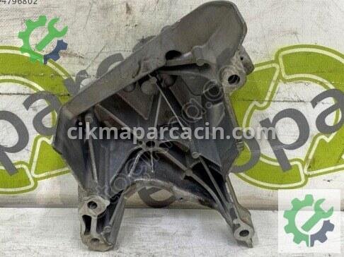 Volkswagen Golf Kulak 04E199275F çıkma parça