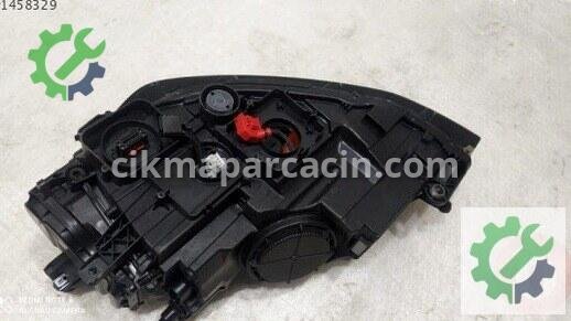 Volkswagen Golf Sağ Ön Far 5G1941754 çıkma parça