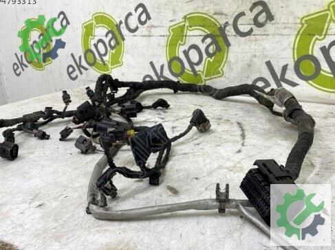 Volkswagen Golf Motor Tesisatı 04E972627EJ çıkma parça