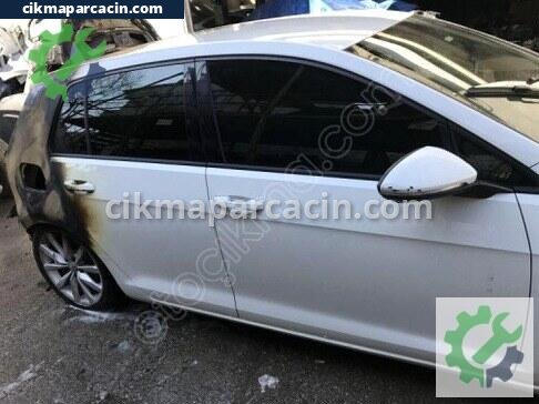 Volkswagen Golf Sağ Arka Çamurluk çıkma parça