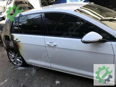 Volkswagen Golf Sağ Arka Çamurluk 5G4809844 çıkma parça