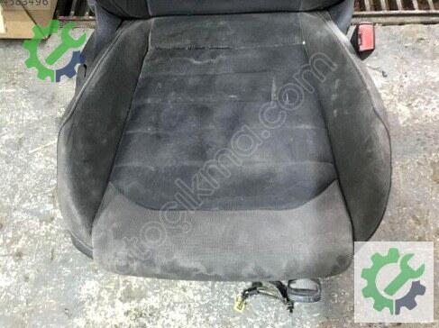 Volkswagen Golf Sağ Ön Koltuk 5Q4881106Q çıkma parça