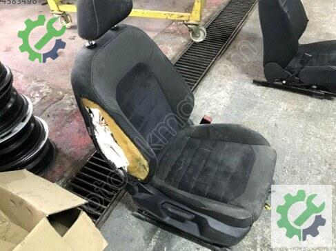 Volkswagen Golf Sağ Ön Koltuk 5Q4881106Q çıkma parça