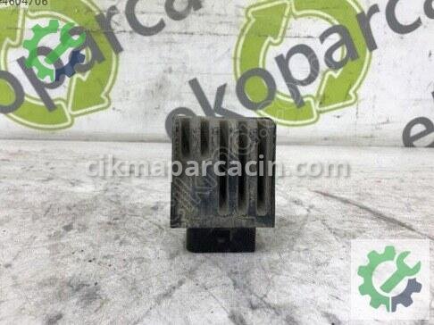 Volkswagen Golf Röle 5Q0906121K çıkma parça