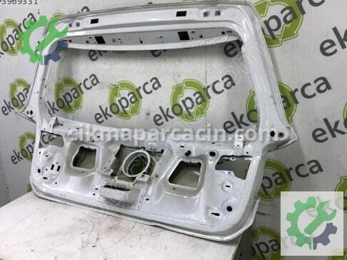 Volkswagen Golf Bagaj Kapağı 5G6827025 çıkma parça