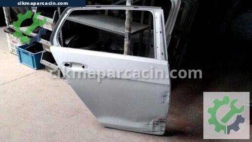 Volkswagen Golf Sağ Arka Kapı çıkma parça