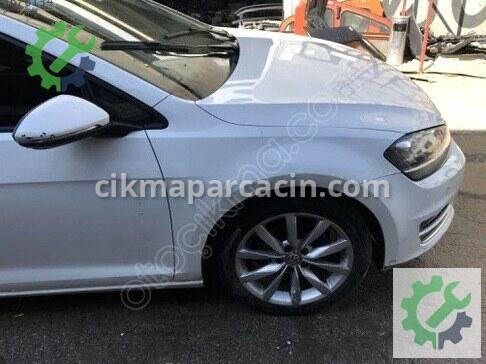 Volkswagen Golf Sağ Ön Çamurluk 5G0810136 çıkma parça