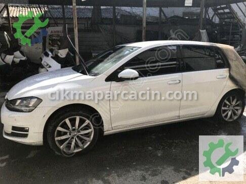 Volkswagen Golf Sağ Ön Çamurluk 5G0810136 çıkma parça