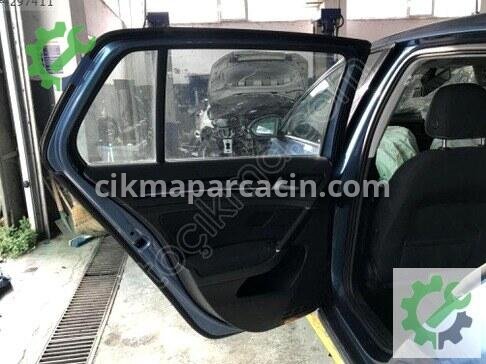 Volkswagen Golf Sağ Ön Çamurluk 5G0810136 çıkma parça