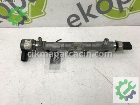 Volkswagen Golf Enjektör Kütüğü 04L130089F çıkma parça