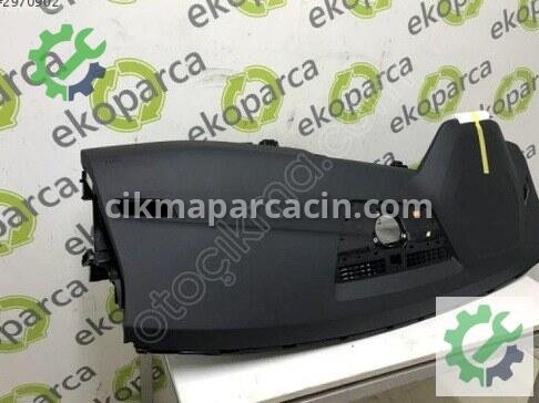 Volkswagen Golf Torpido 5H1857003M çıkma parça