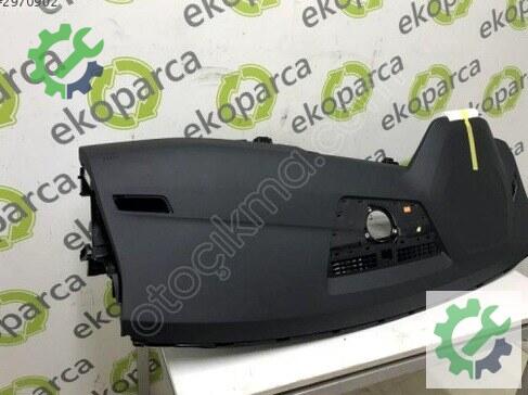 Volkswagen Golf Torpido 5H1857003M çıkma parça