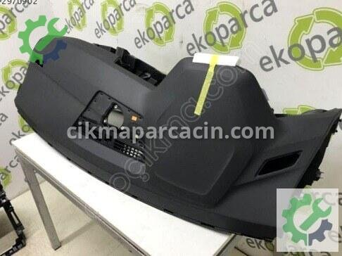 Volkswagen Golf Torpido 5H1857003M çıkma parça