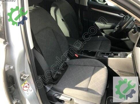 Volkswagen Golf Koltuk 5WA881105 çıkma parça