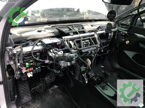 Volkswagen Golf Torpido 5H1857017 çıkma parça