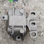 VOLKSWAGEN JETTA 2006 2011 MOTOR KULAĞI SAĞ 1K0199262CG