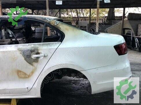 Volkswagen Jetta Arka Tampon 5C6807421 çıkma parça