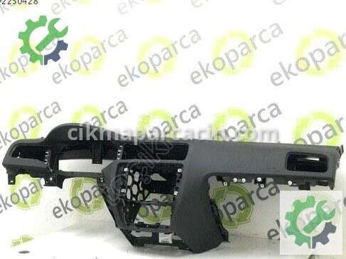 Volkswagen Jetta Torpido 5C7857002 çıkma parça