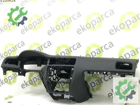 Volkswagen Jetta Torpido 5C7857002 çıkma parça