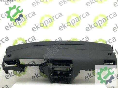 Volkswagen Jetta Torpido 5C7857002 çıkma parça