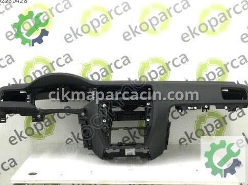 Volkswagen Jetta Torpido 5C7857002 çıkma parça