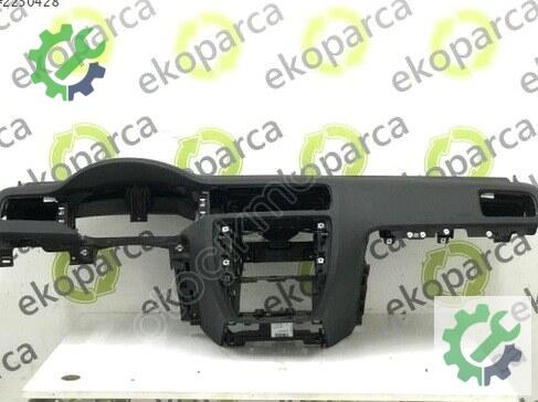 Volkswagen Jetta Torpido 5C7857002 çıkma parça