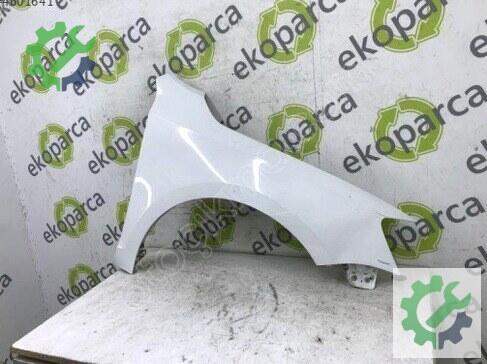 Volkswagen Jetta Sağ Ön Çamurluk 5C6821022 çıkma parça