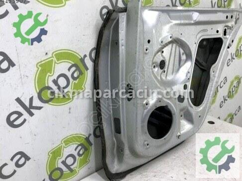 Volkswagen Jetta Sağ Arka Kapı 5C6833056 çıkma parça