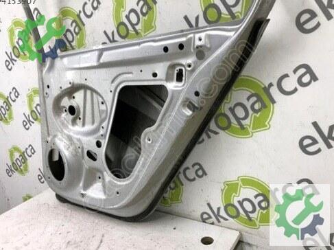 Volkswagen Jetta Sağ Arka Kapı 5C6833056 çıkma parça