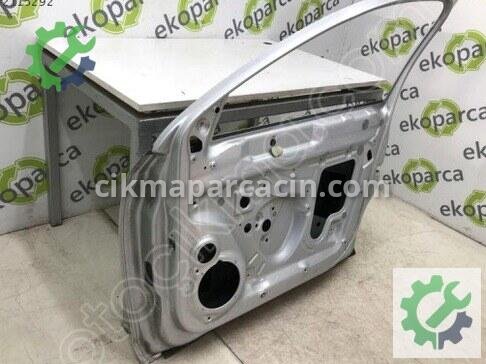 Volkswagen Jetta Sağ Ön Kapı 5C6831056 çıkma parça