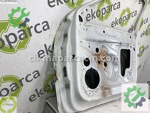Volkswagen Jetta Sağ Ön Kapı 5C6831056 çıkma parça