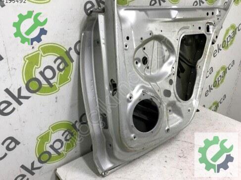 Volkswagen Jetta Sağ Arka Kapı 5C6833056 çıkma parça