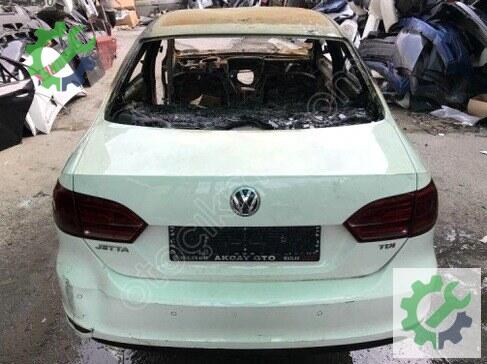 Volkswagen Jetta Sağ Ön Çamurluk 5C6809204 çıkma parça