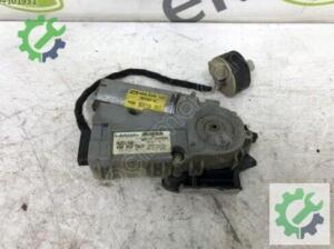 VOLKSWAGEN PASSAT 2000 2005 SANRUF MOTORU 4B0959591F