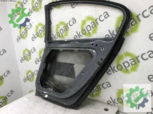 Volkswagen Passat Sağ Arka Kapı 3C5833056 çıkma parça