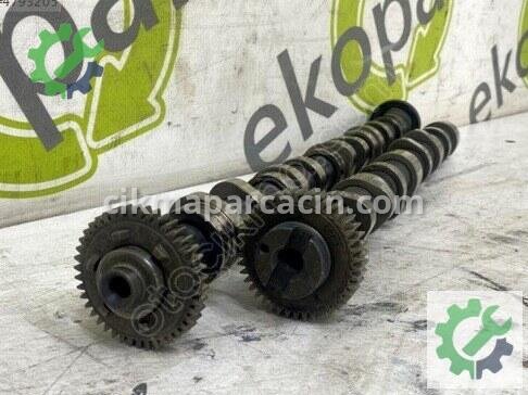 Volkswagen Passat Eksantrik Mili 03L109021E çıkma parça