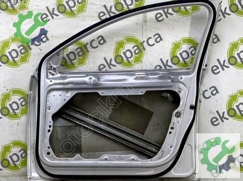 Volkswagen Passat Sağ Ön Kapı 3AA831056 çıkma parça