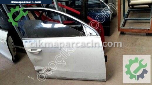 Volkswagen Passat Sağ Ön Kapı çıkma parça