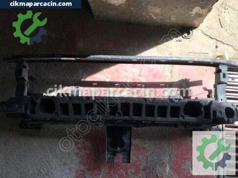 Volkswagen Passat Ön Tampon Demiri çıkma parça