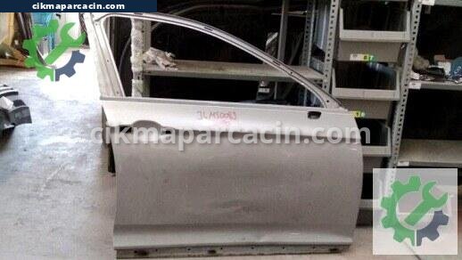 Volkswagen Passat Sağ Ön Kapı çıkma parça